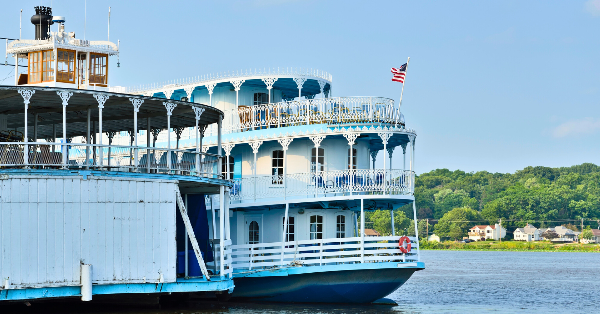 River cruise on Mississippi River